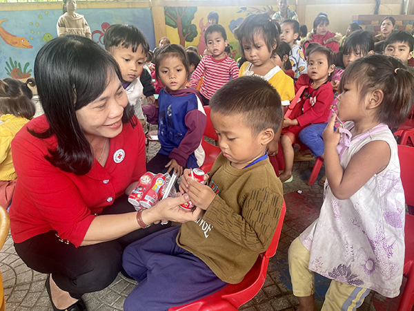 Chương trình Dinh dưỡng cho trẻ em nghèo, khuyết tật