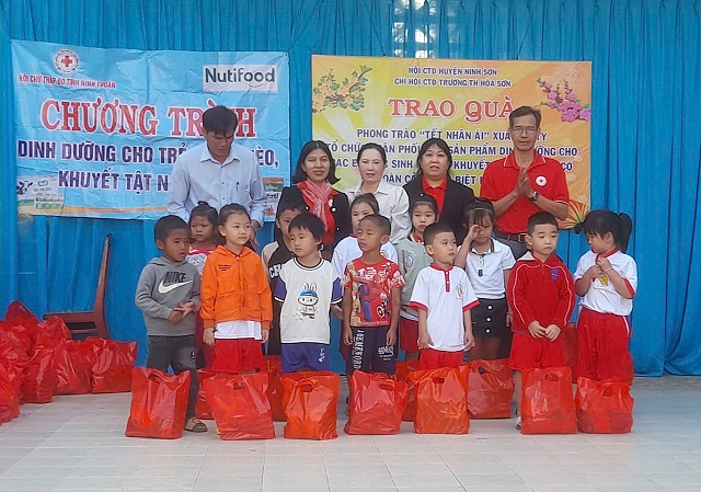 Chương trình Dinh dưỡng cho trẻ em nghèo, khuyết tật